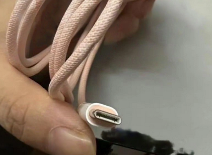 松山湖管委会苹果15维修店分享iPhone15USB-C数据线长啥样 松山湖管委会苹果15维修店分享iPhone15USB-C数据线长啥样